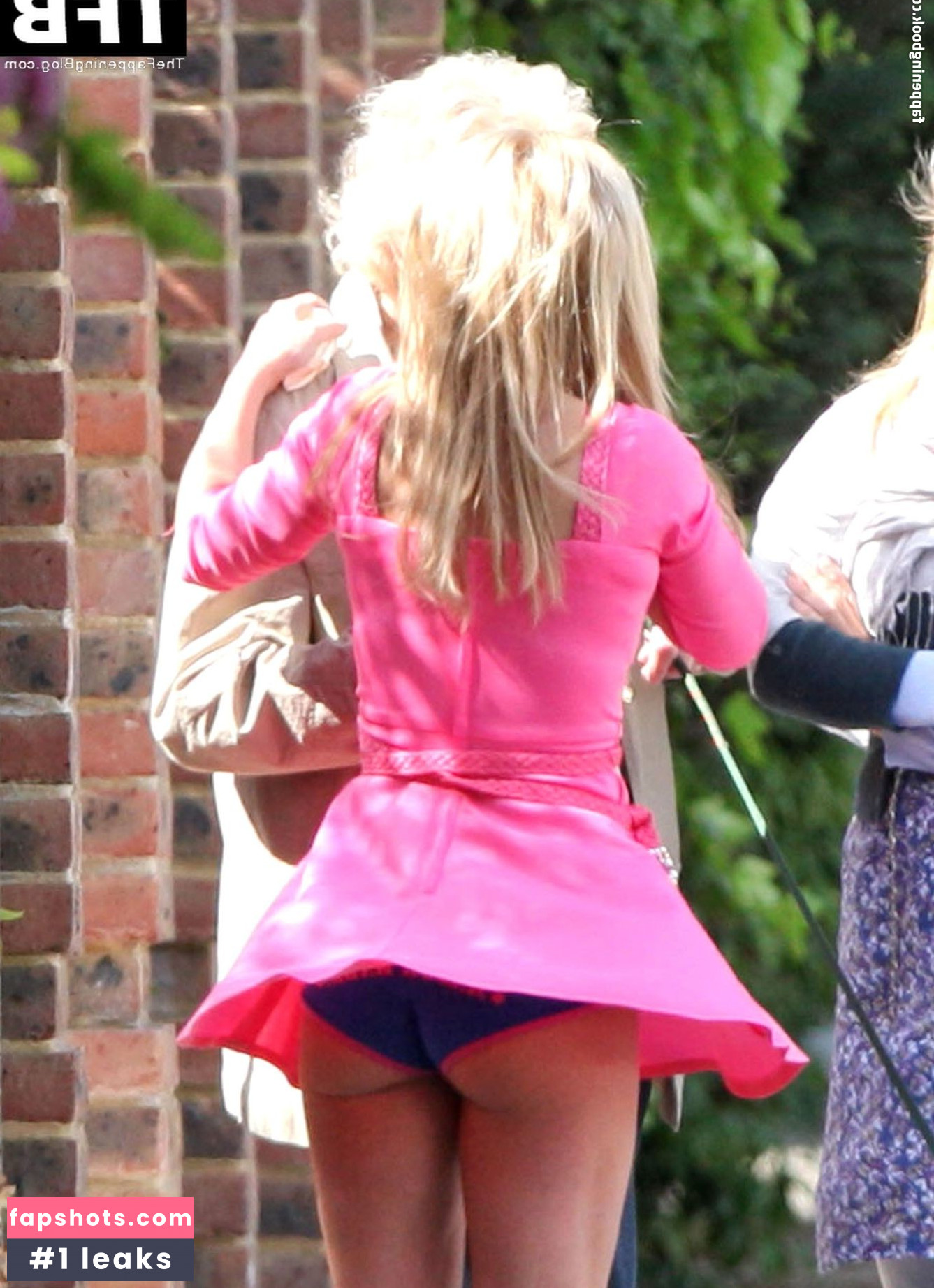 Geri Halliwell gallery photo #147