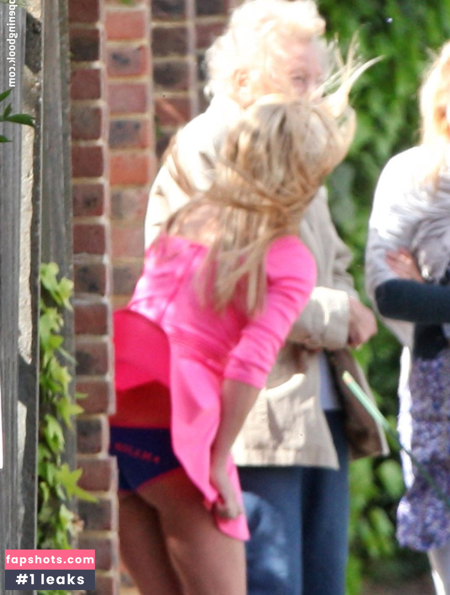 Geri Halliwell gallery photo #287