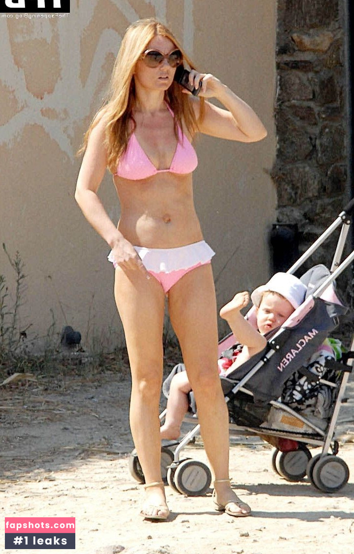 Geri Halliwell gallery photo #76