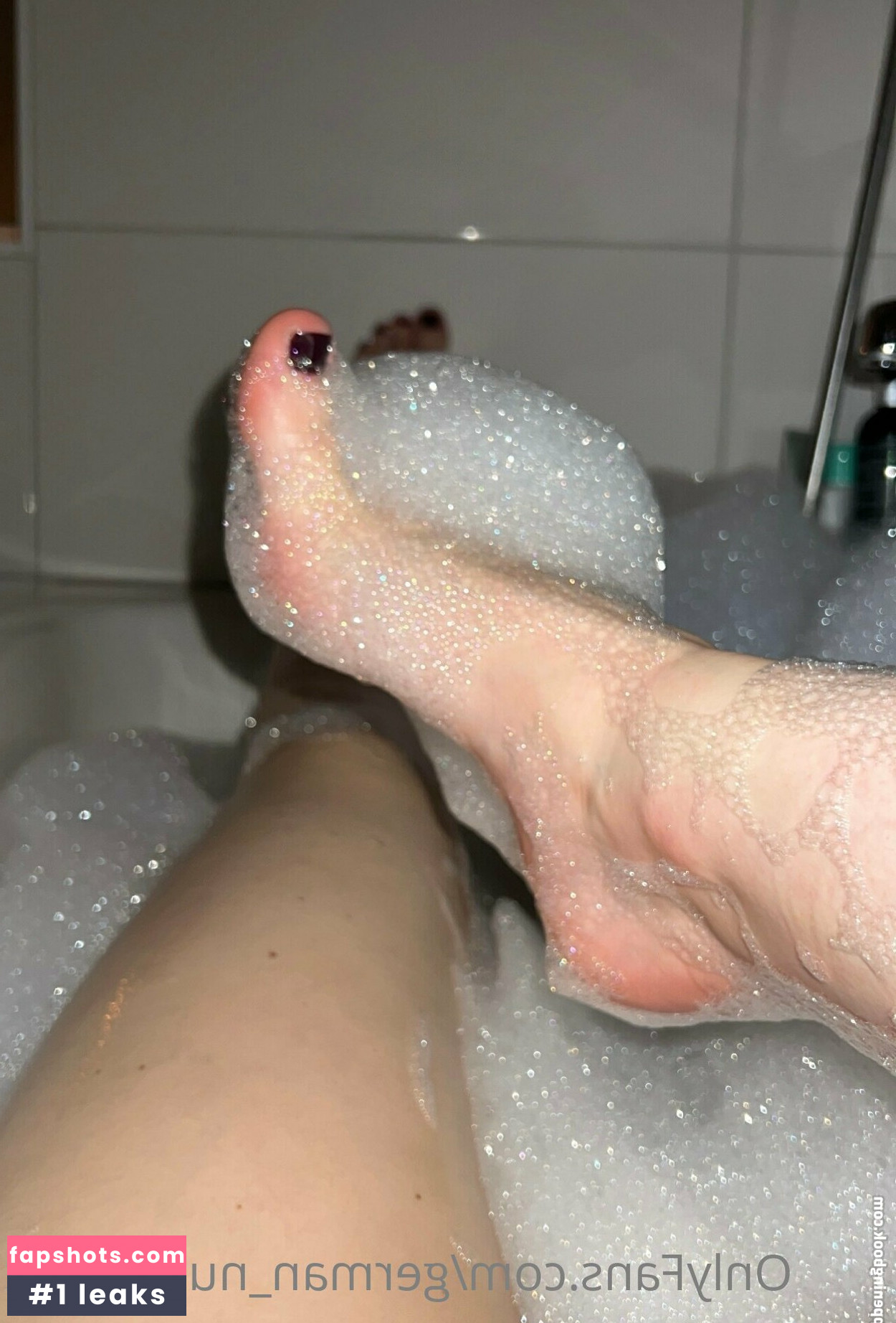 german_nurse_feet