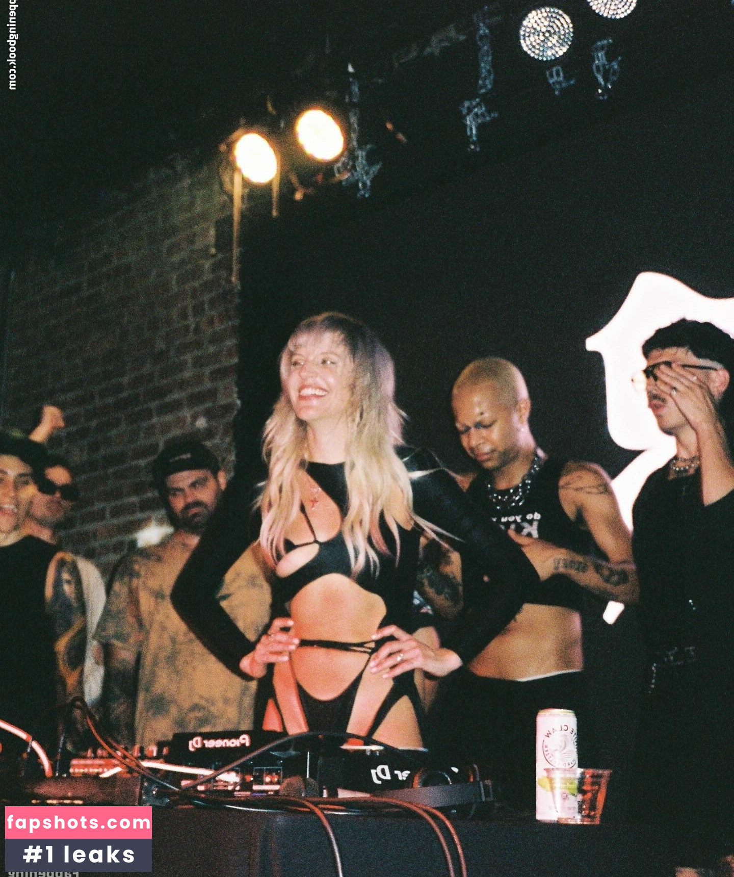 GG Magree gallery photo #14