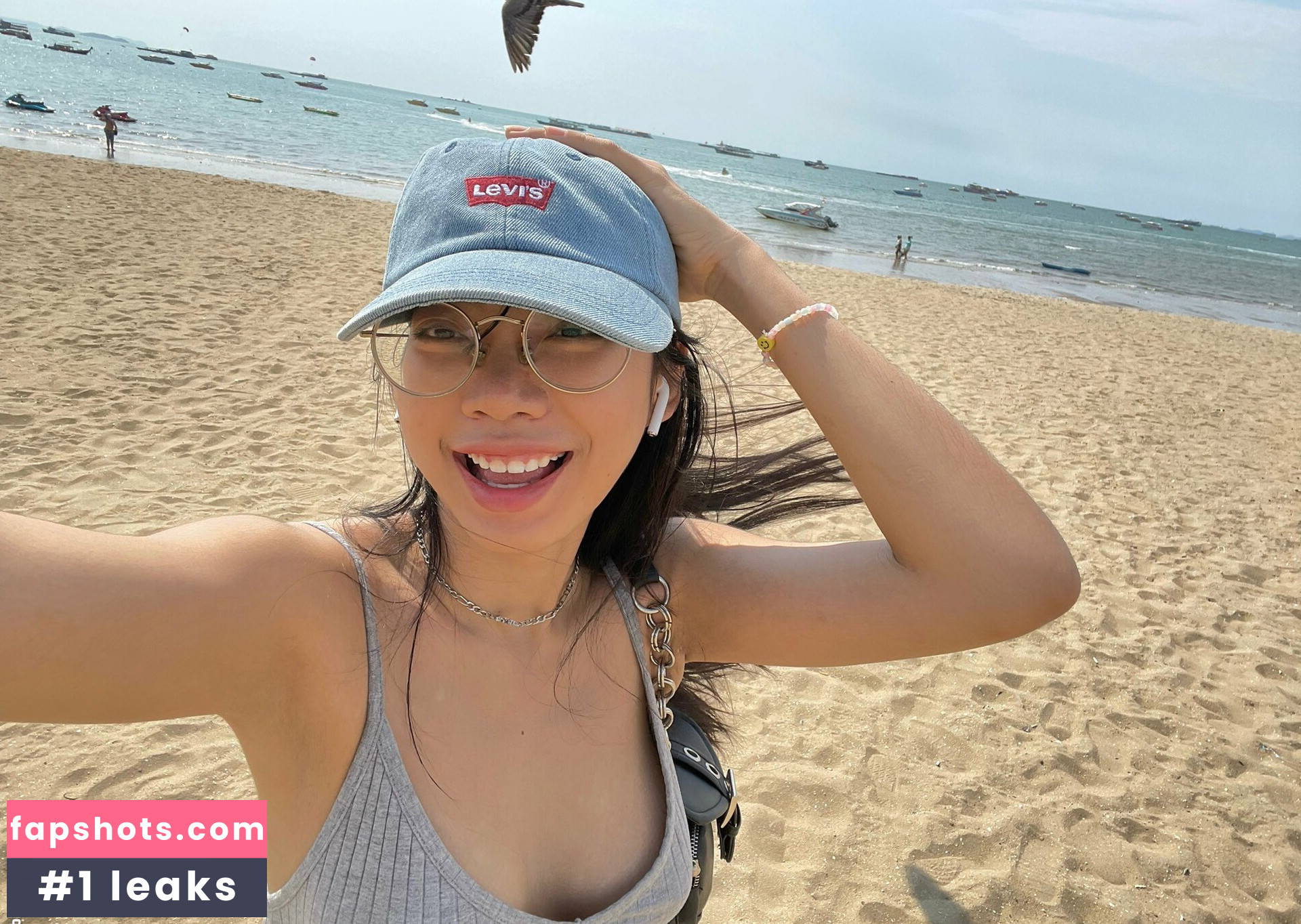 GGoldenbee gallery photo #6