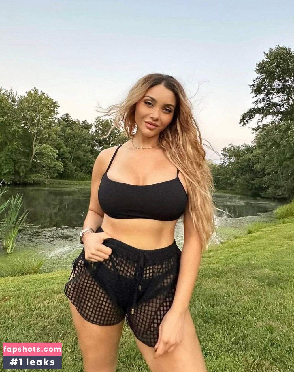 Gia Armani gallery photo #6