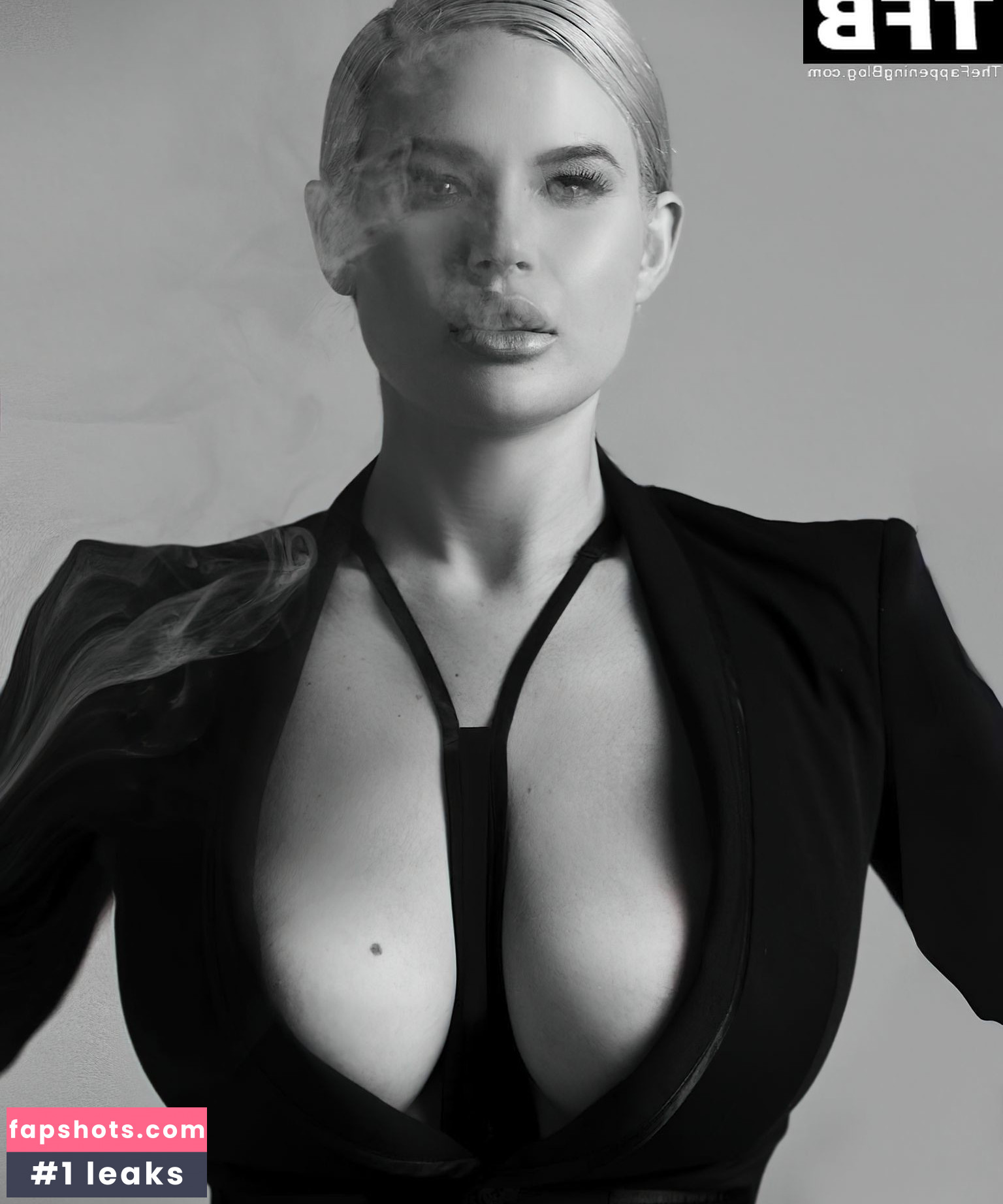 Gia Genevieve gallery photo #24