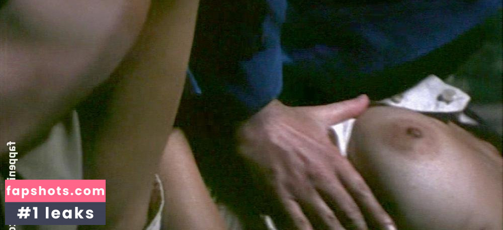 Gianella Neyra gallery photo #4