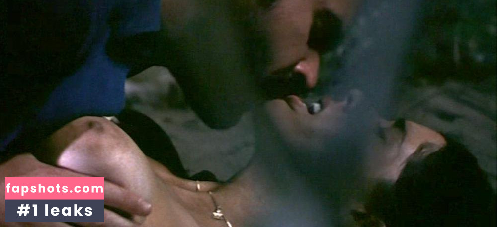 Gianella Neyra gallery photo #6