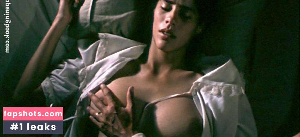 Gianella Neyra gallery photo #10