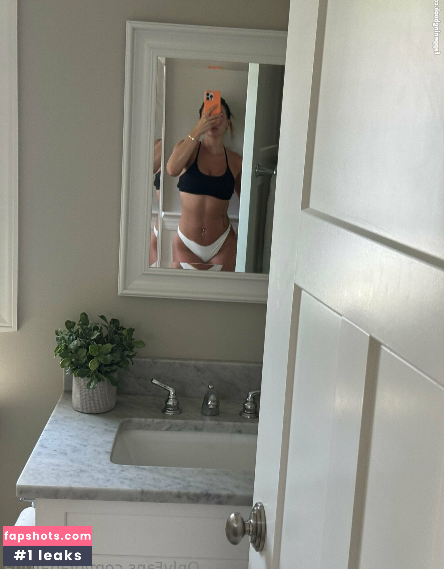 Gianna Jade gallery photo #8