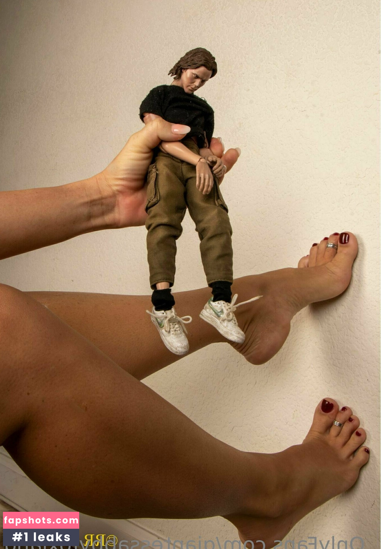 giantessabbyfoxland gallery photo #2