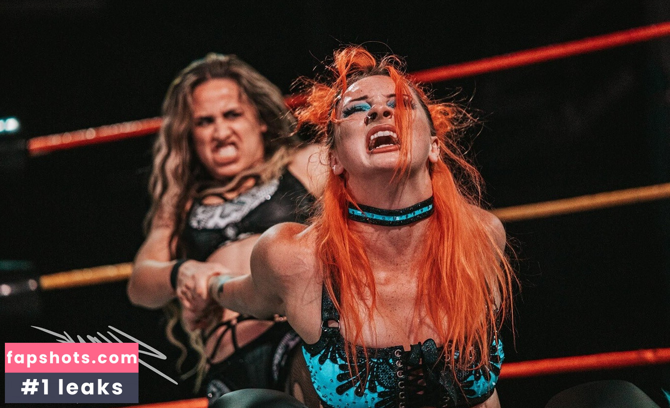 GiGi Dolan gallery photo #31