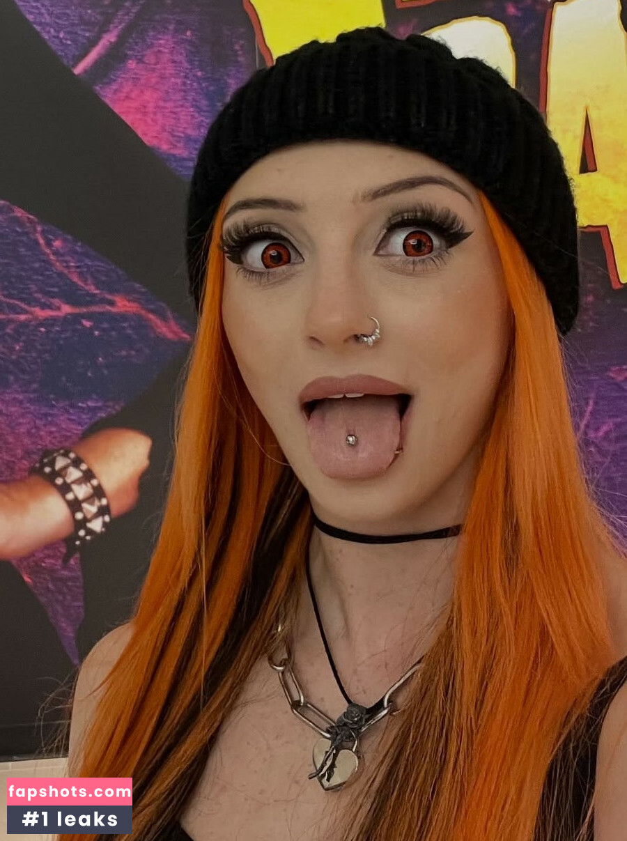 GiGi Dolan gallery photo #32