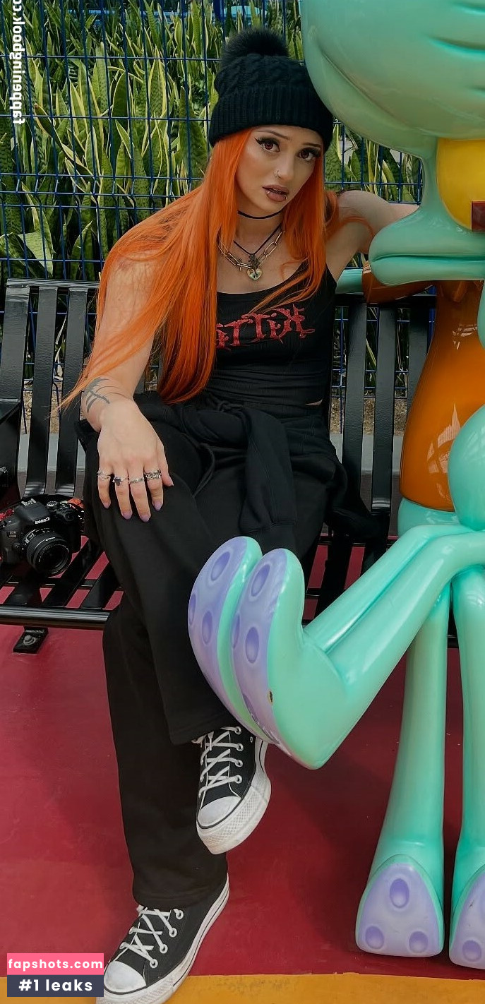 GiGi Dolan gallery photo #34