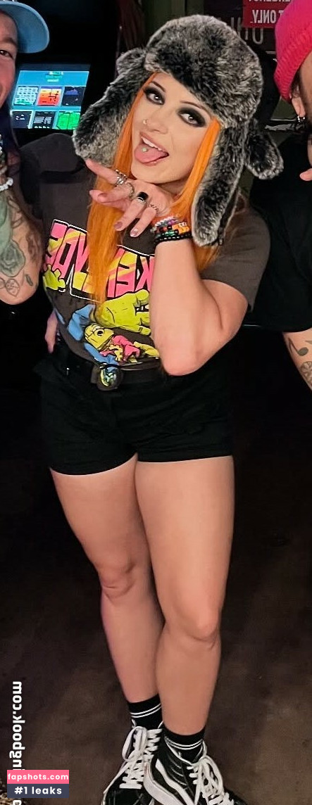 GiGi Dolan gallery photo #42