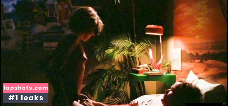 Gigi Edgley gallery photo #4