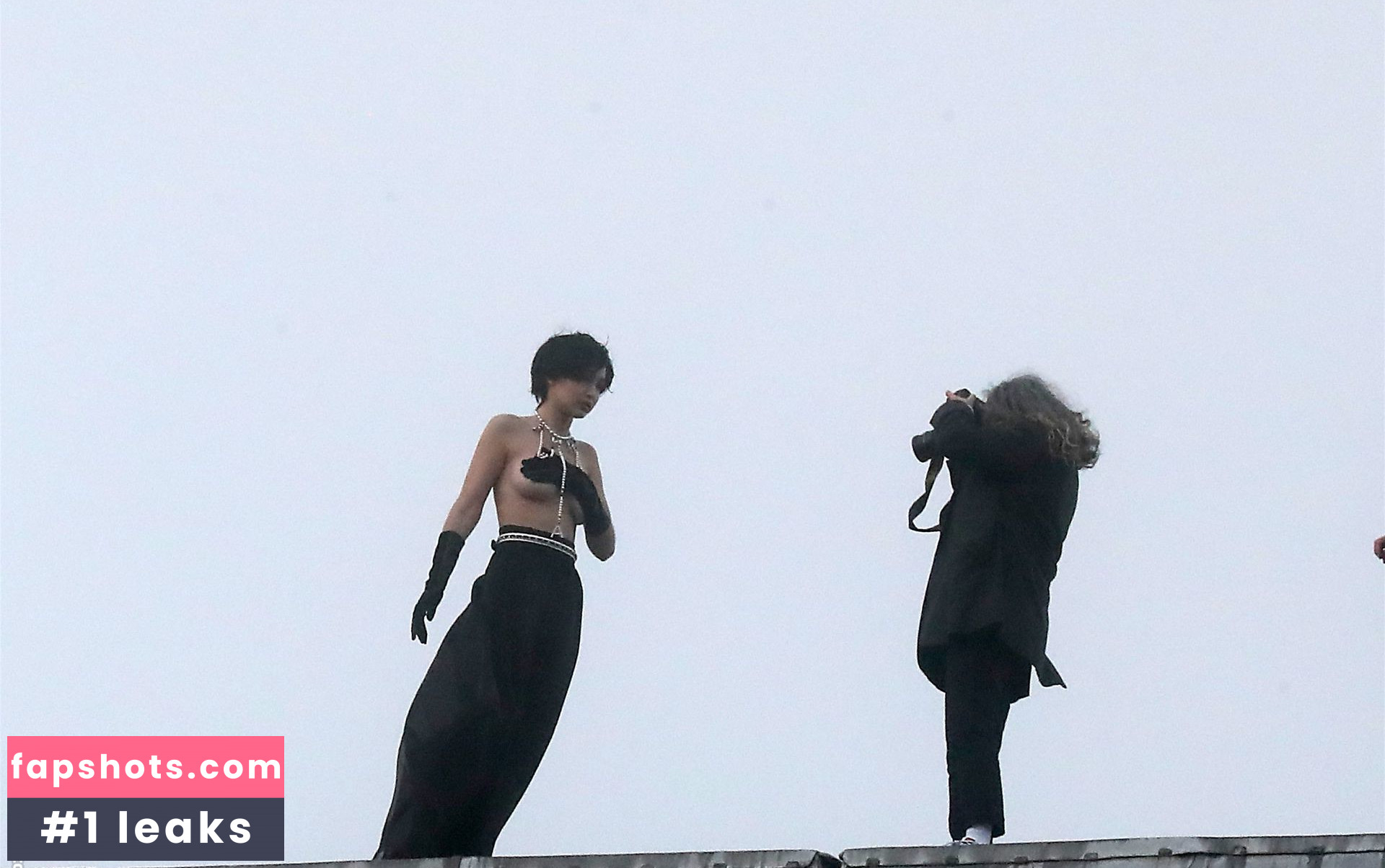 Gigi Hadid gallery photo #398