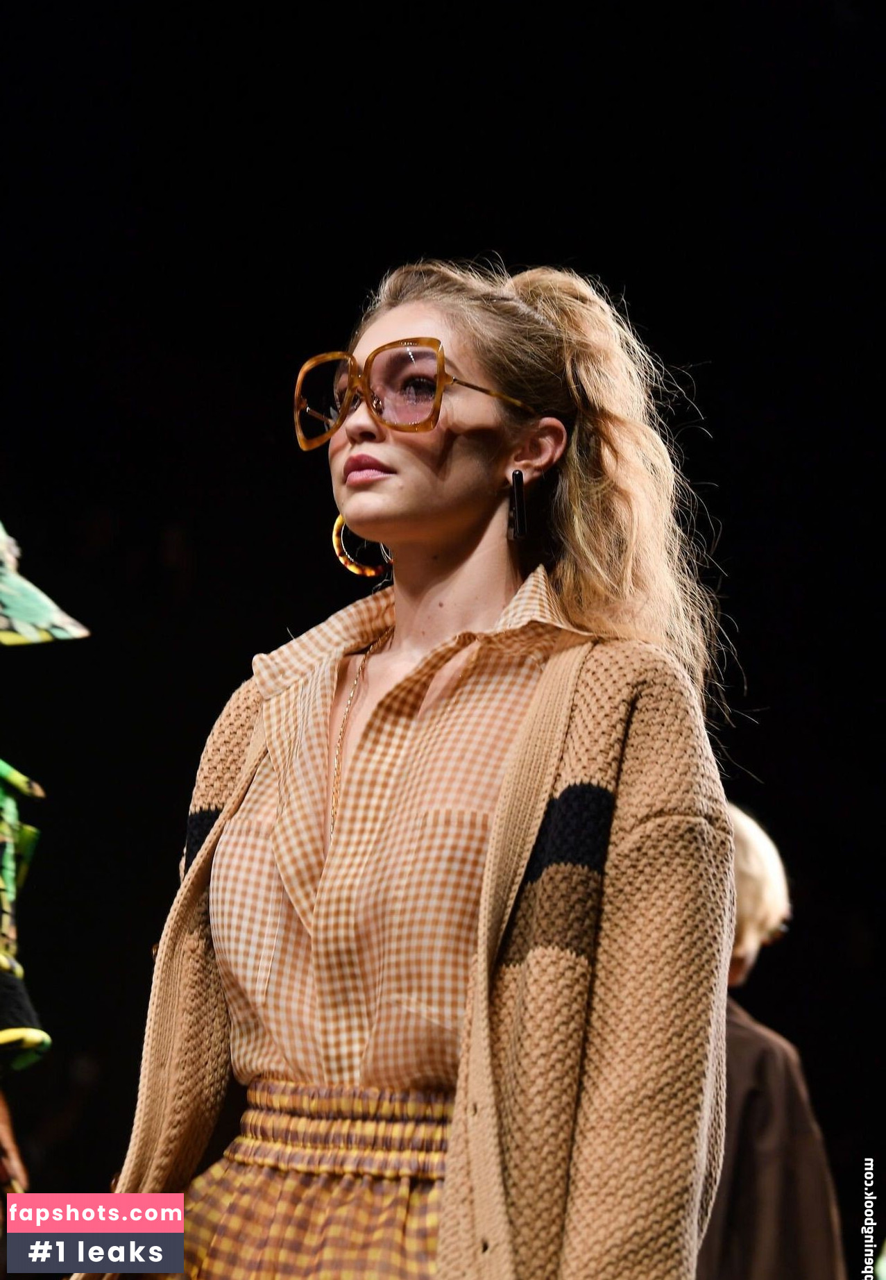 Gigi Hadid gallery photo #422