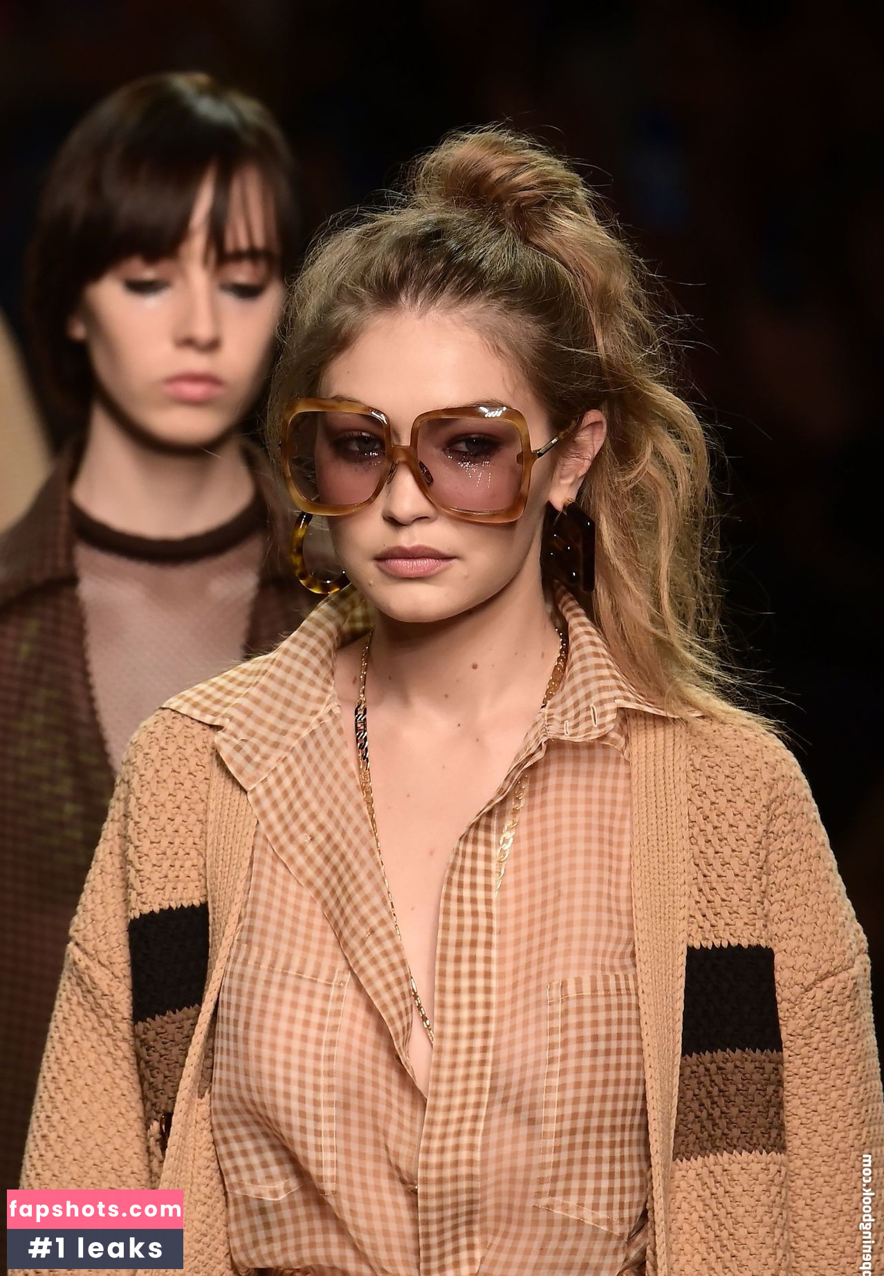 Gigi Hadid gallery photo #426