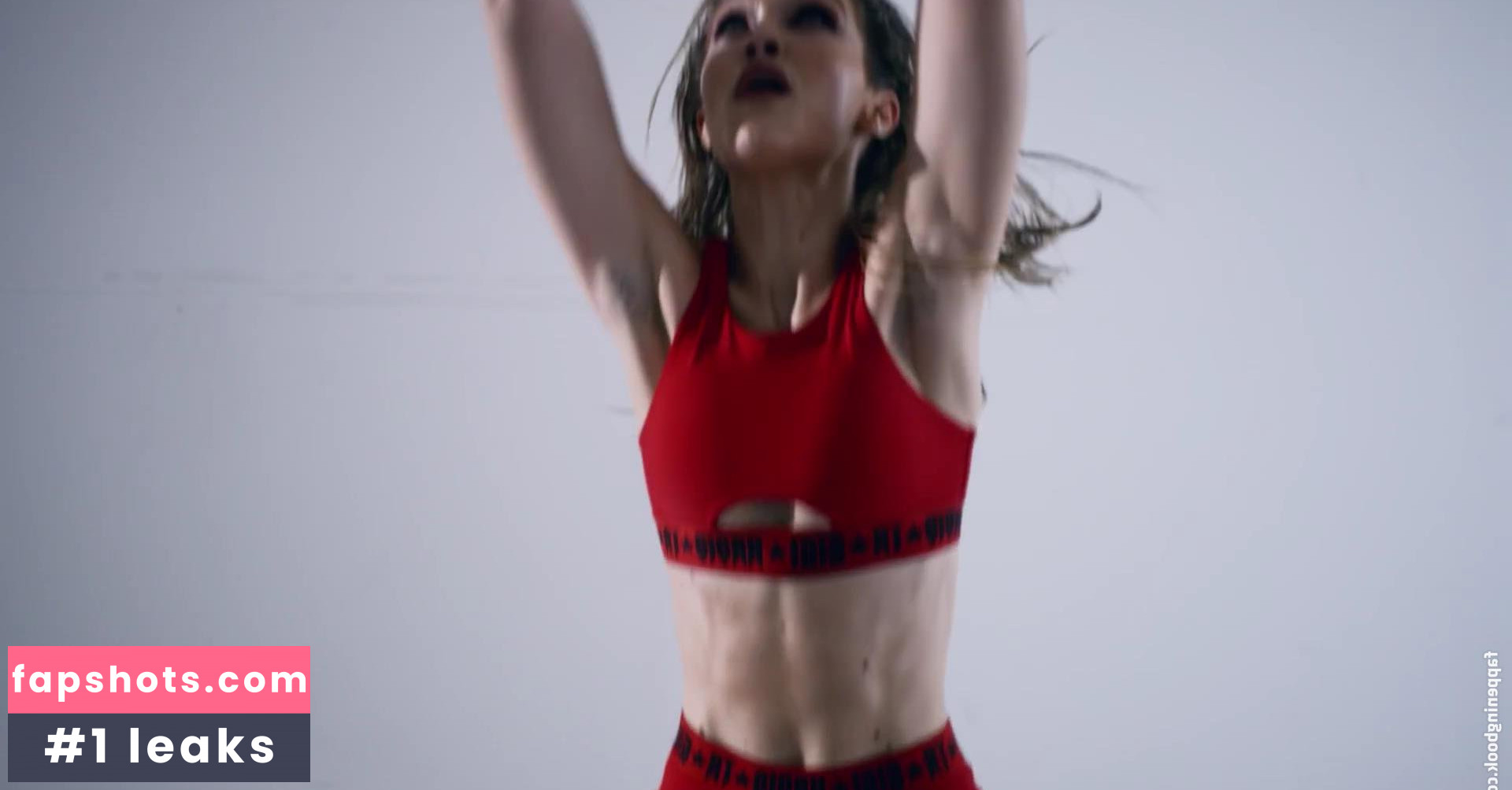 Gigi Hadid Nude Leaks OnlyFans Photos #559 - LeakJerk