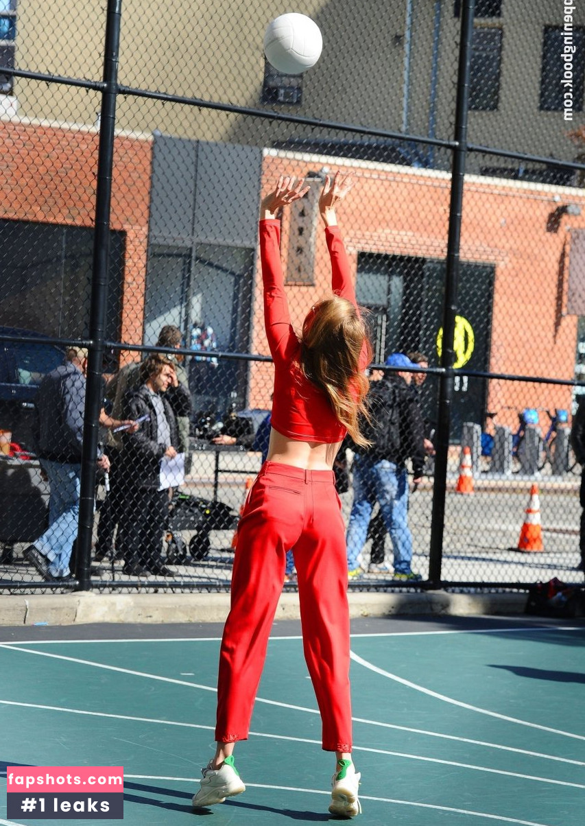 Gigi Hadid Nude Leaks OnlyFans Photos #598 - LeakJerk