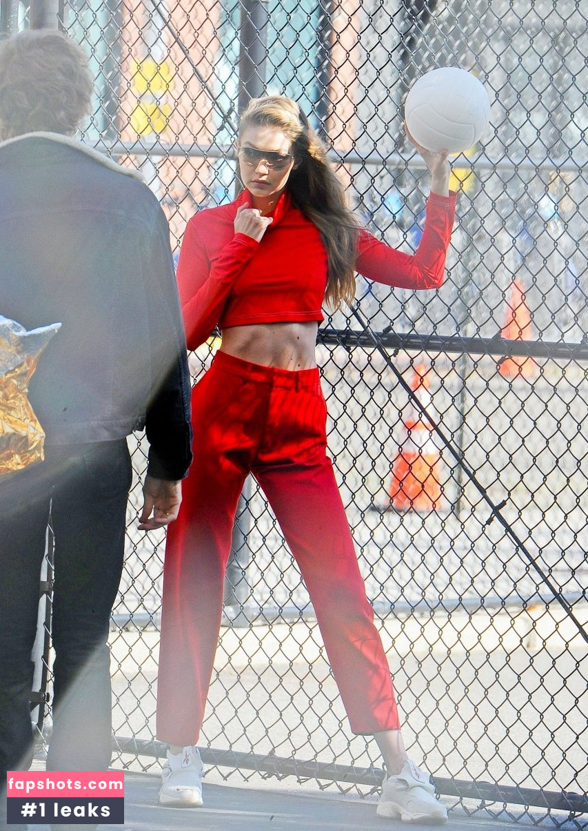Gigi Hadid Nude Leaks OnlyFans Photos #599 - LeakJerk