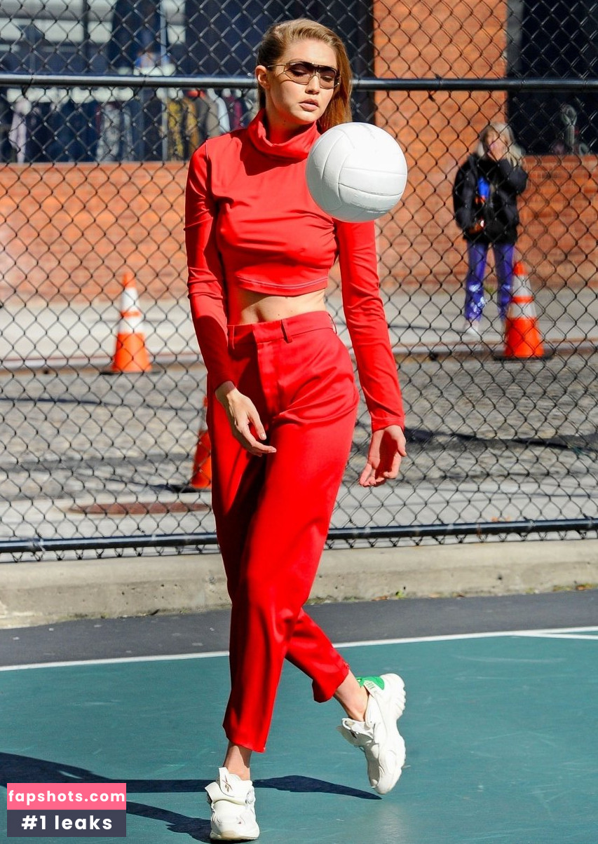 Gigi Hadid Nude Leaks OnlyFans Photos #601 - LeakJerk