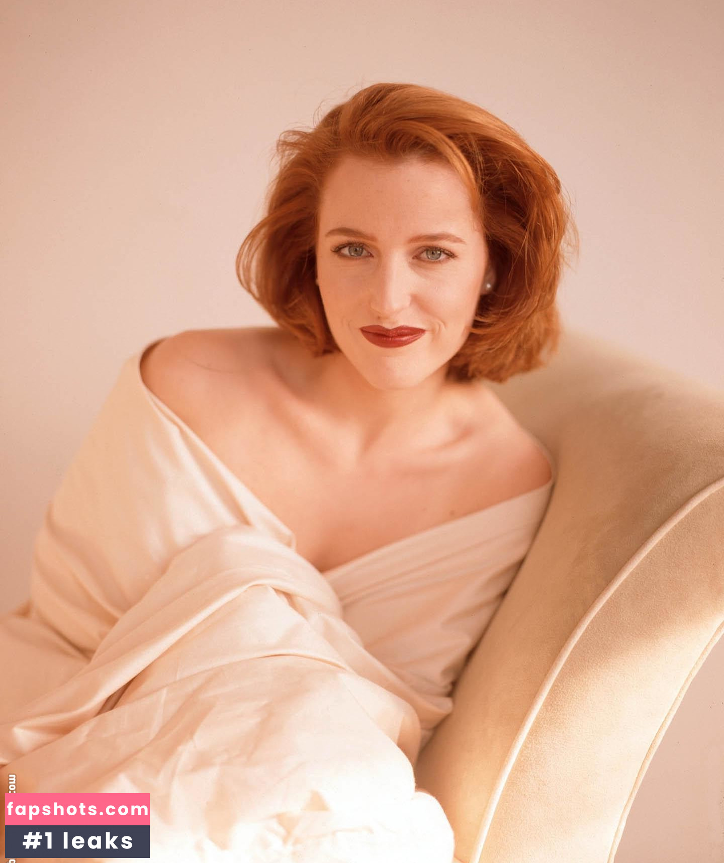 Gillian Anderson gallery photo #148