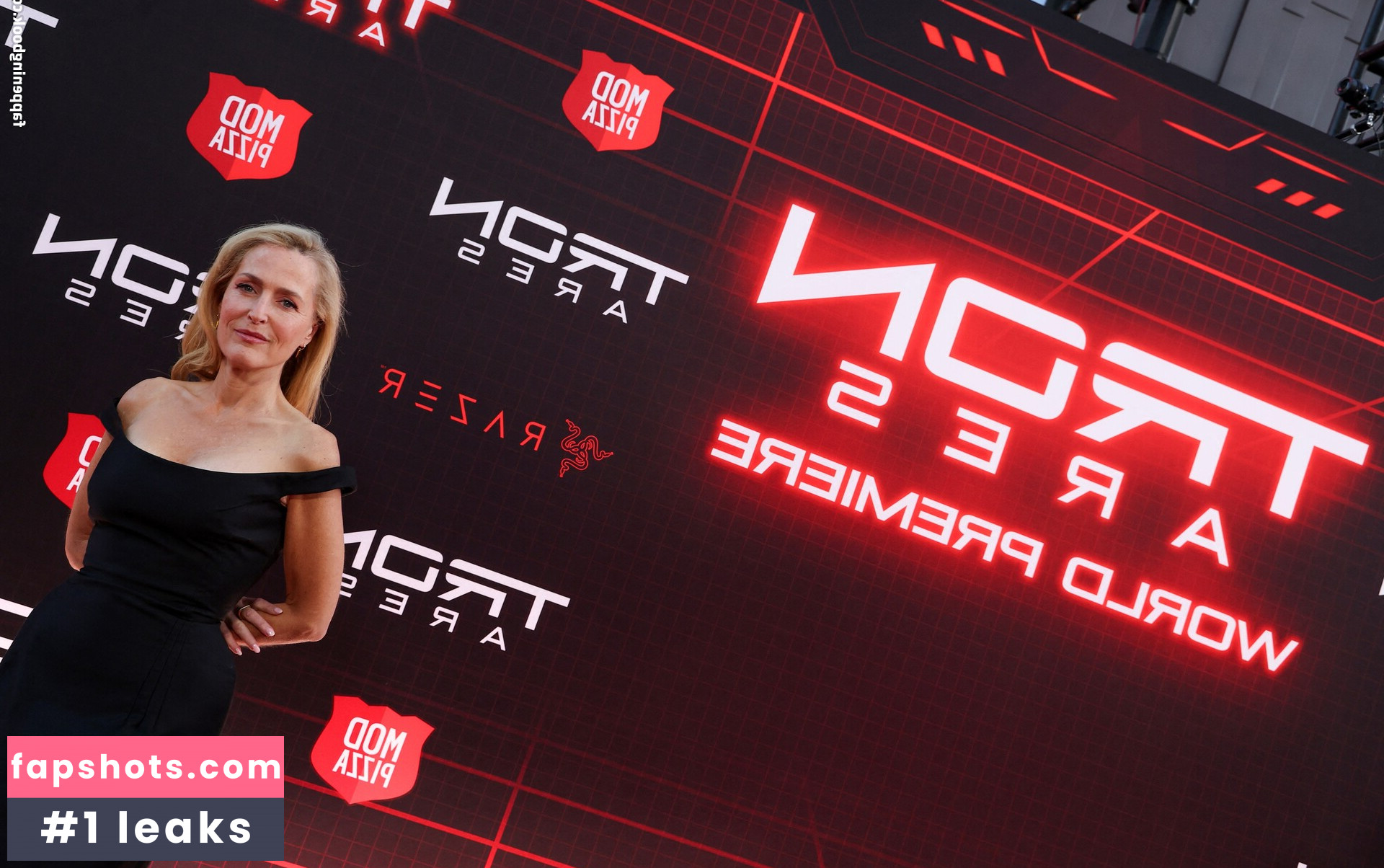 Gillian Anderson gallery photo #25