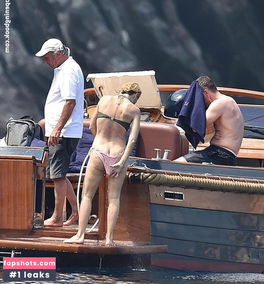 Gillian Anderson gallery photo #245