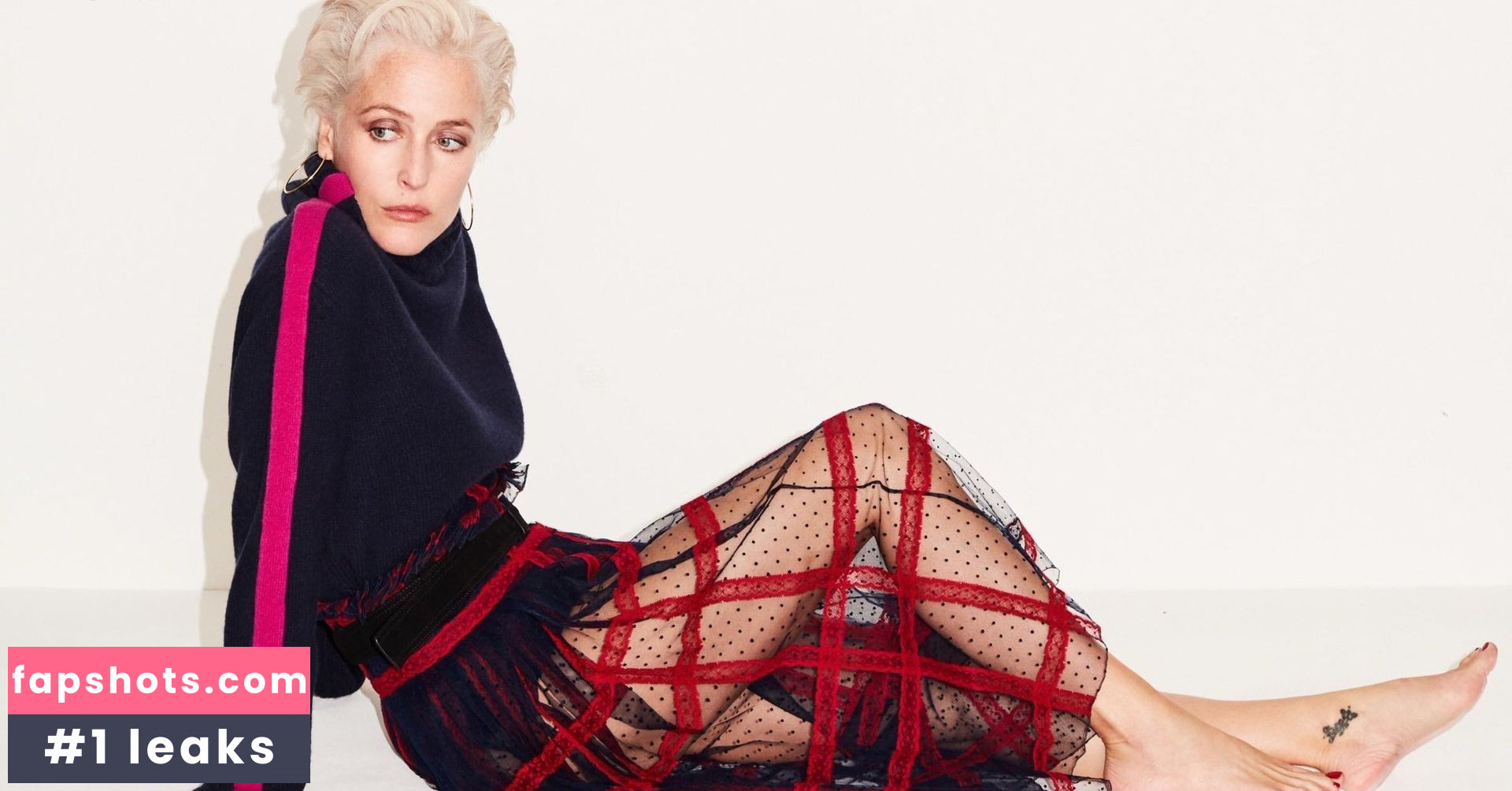 Gillian Anderson gallery photo #268