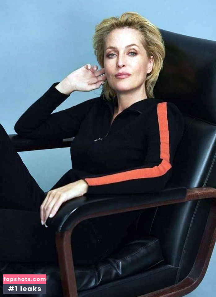 Gillian Anderson gallery photo #301