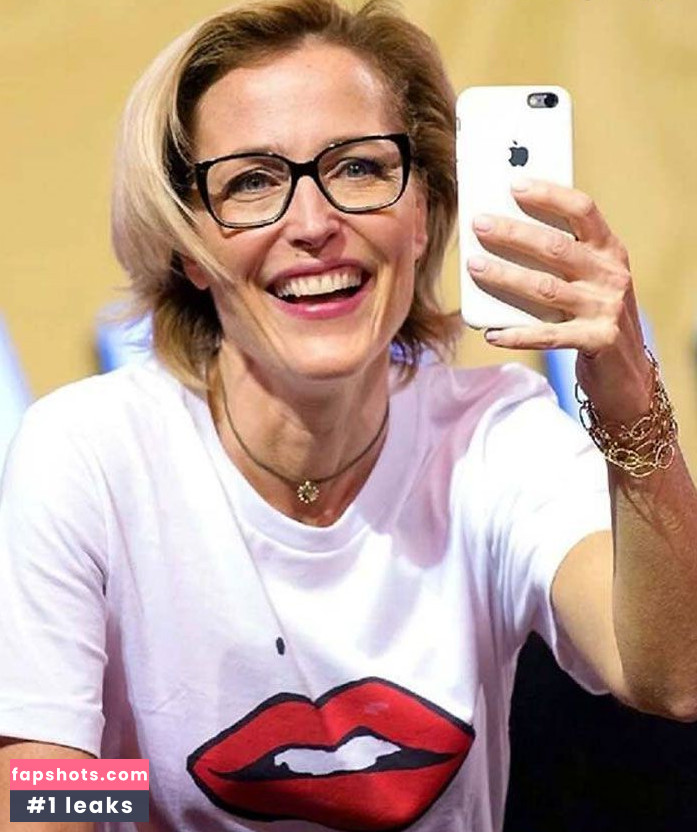 Gillian Anderson gallery photo #304