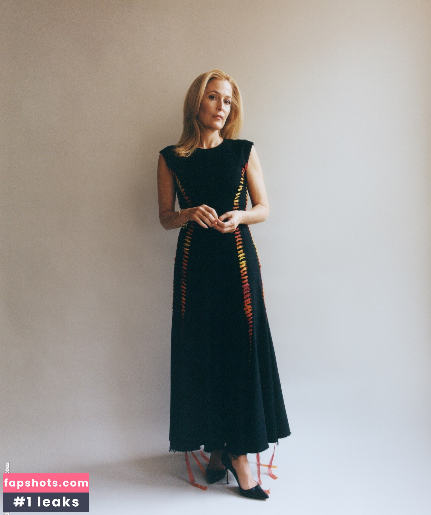 Gillian Anderson gallery photo #34