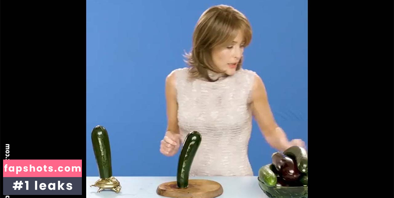 Gillian Anderson gallery photo #358