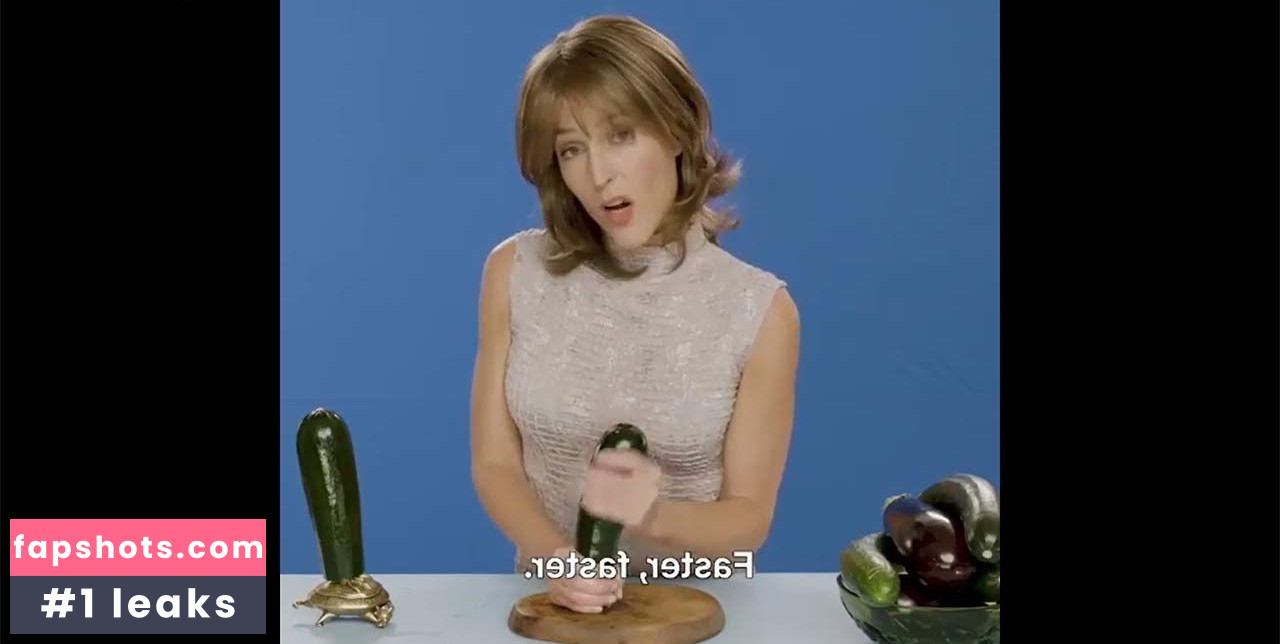 Gillian Anderson gallery photo #359