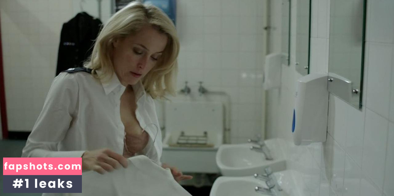 Gillian Anderson gallery photo #380