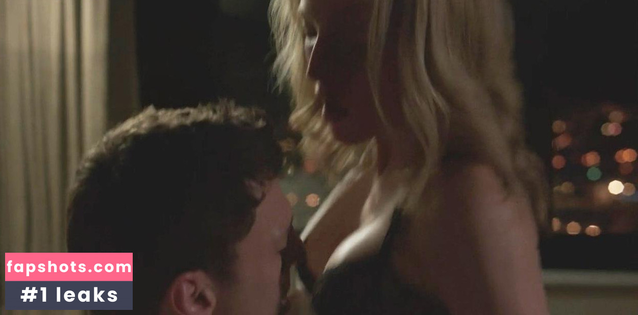 Gillian Anderson gallery photo #382