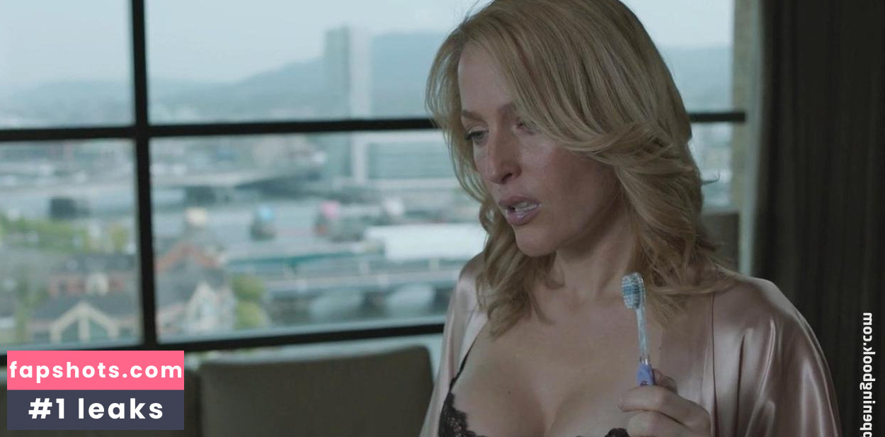 Gillian Anderson gallery photo #384