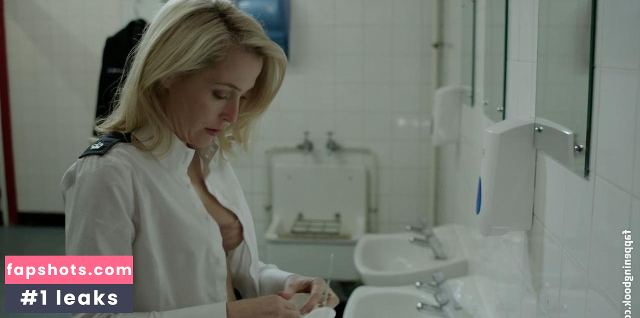 Gillian Anderson gallery photo #385