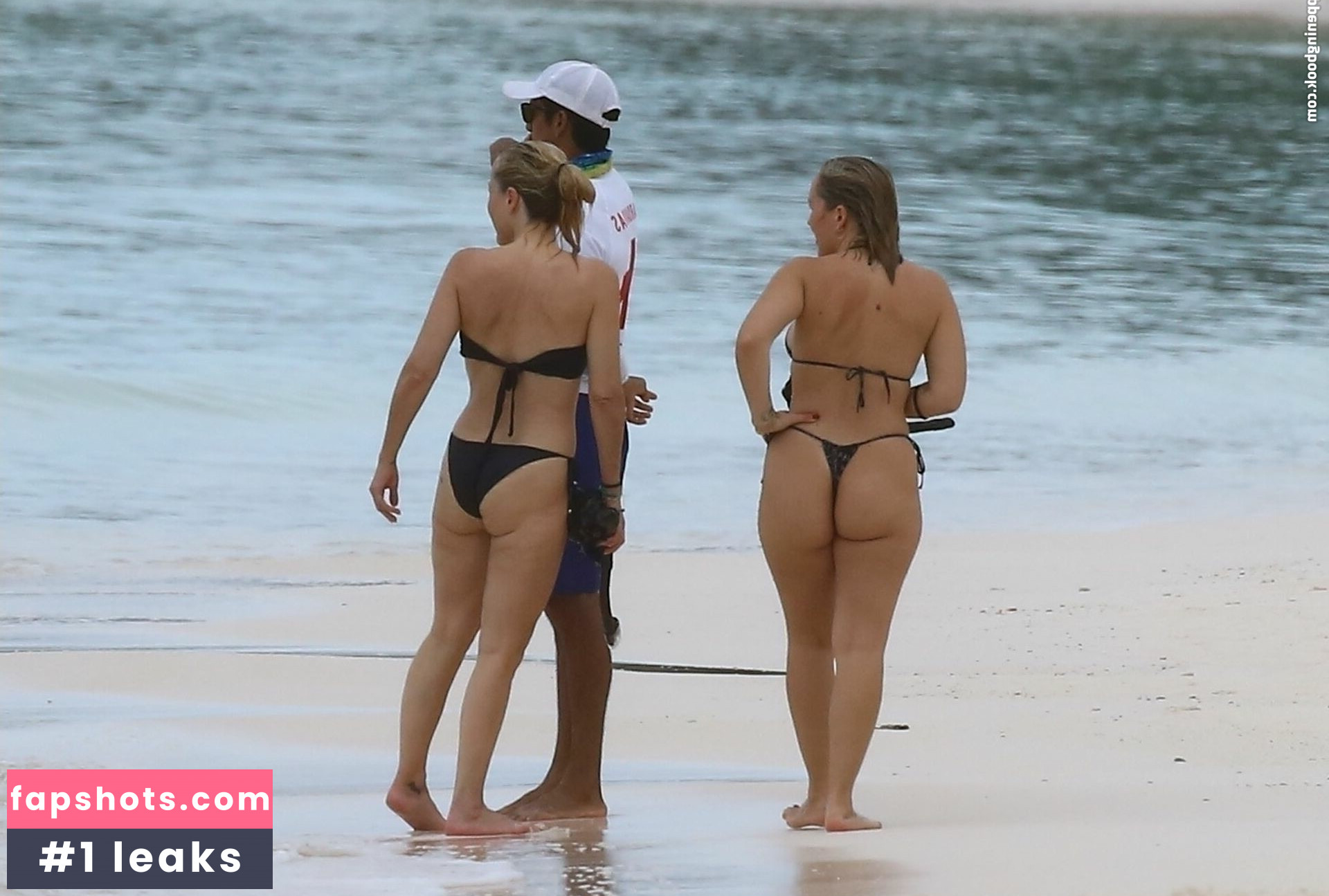 Gillian Anderson gallery photo #42