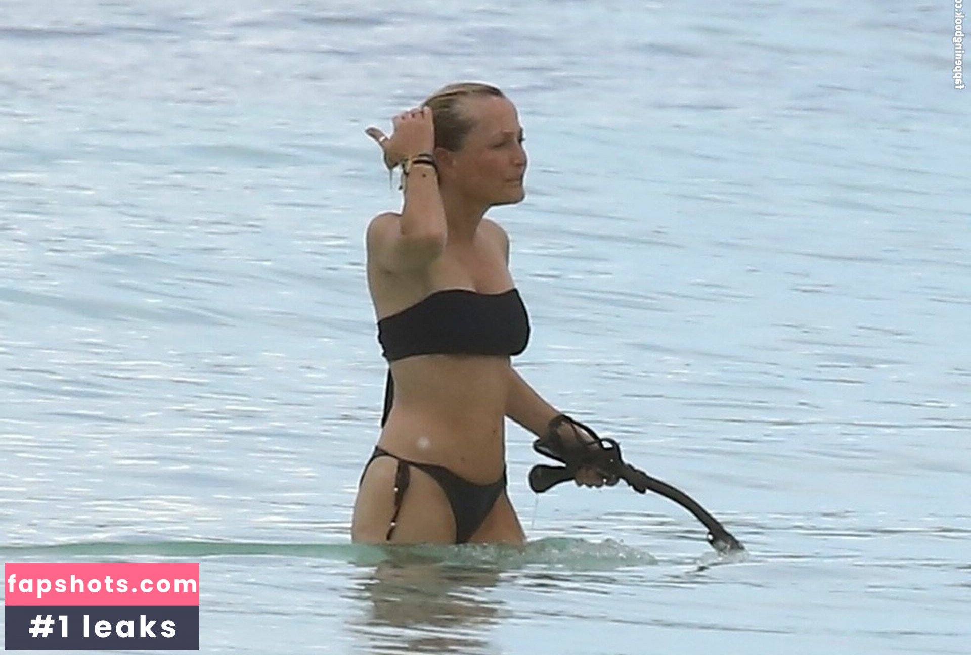 Gillian Anderson gallery photo #53