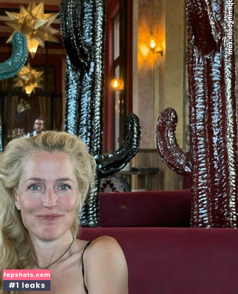 Gillian Anderson gallery photo #77