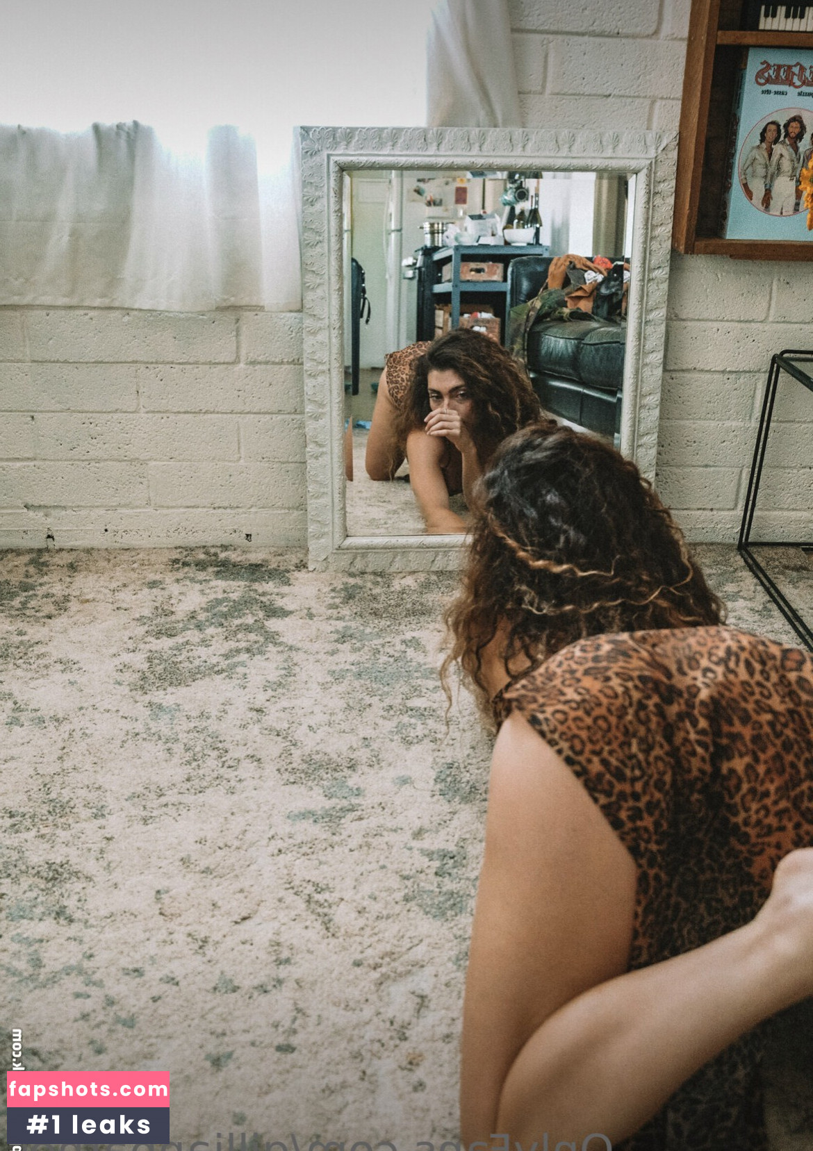 Gillian Barnes gallery photo #127