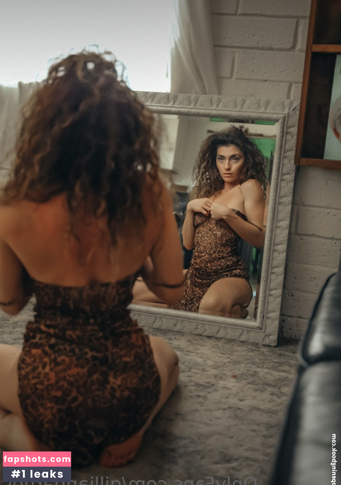 Gillian Barnes gallery photo #128