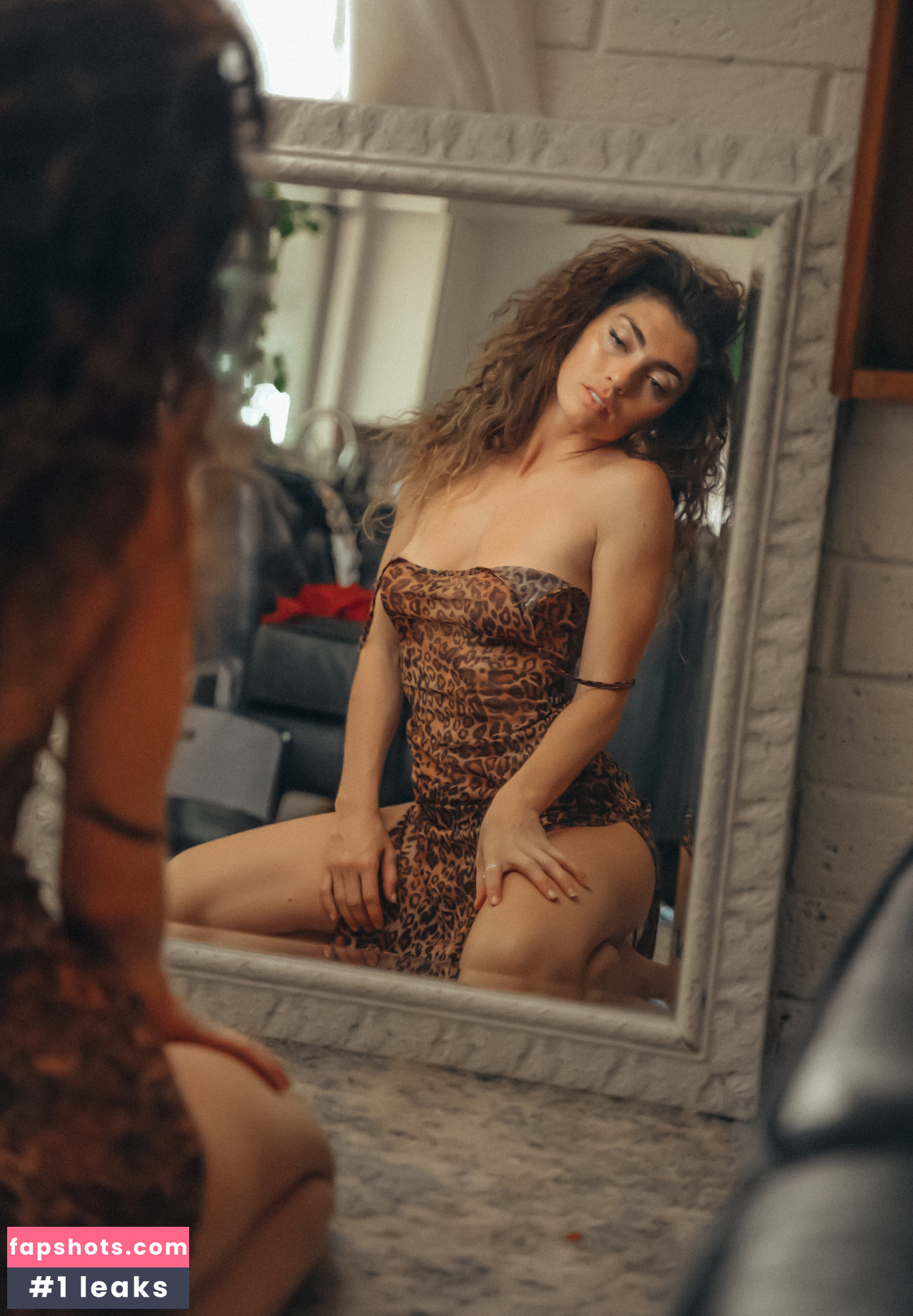 Gillian Barnes gallery photo #130