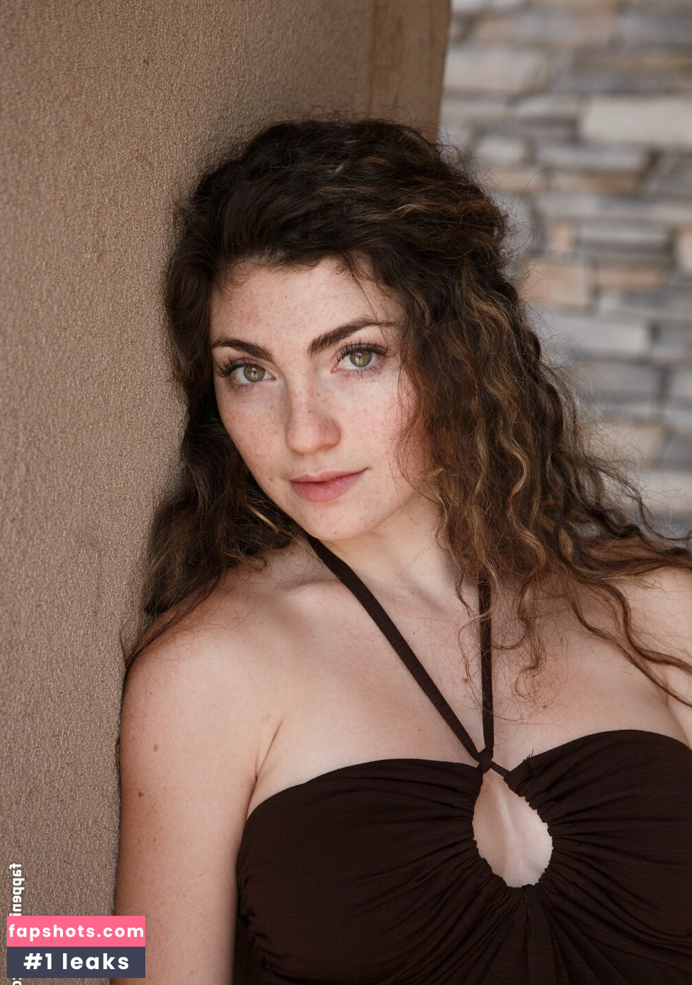 Gillian Barnes gallery photo #52