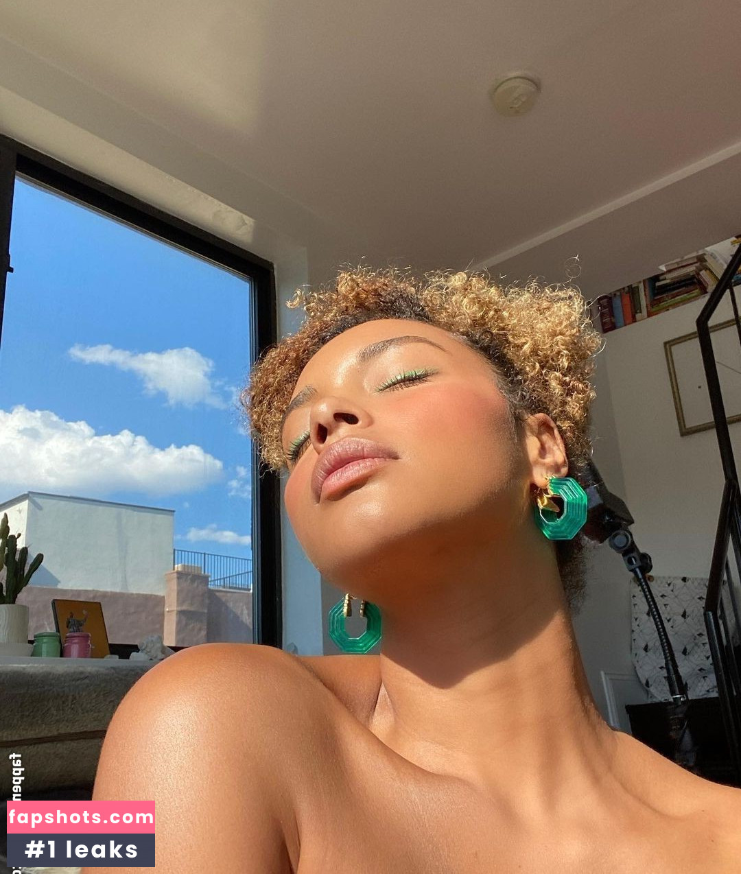 Gillian Chan gallery photo #25