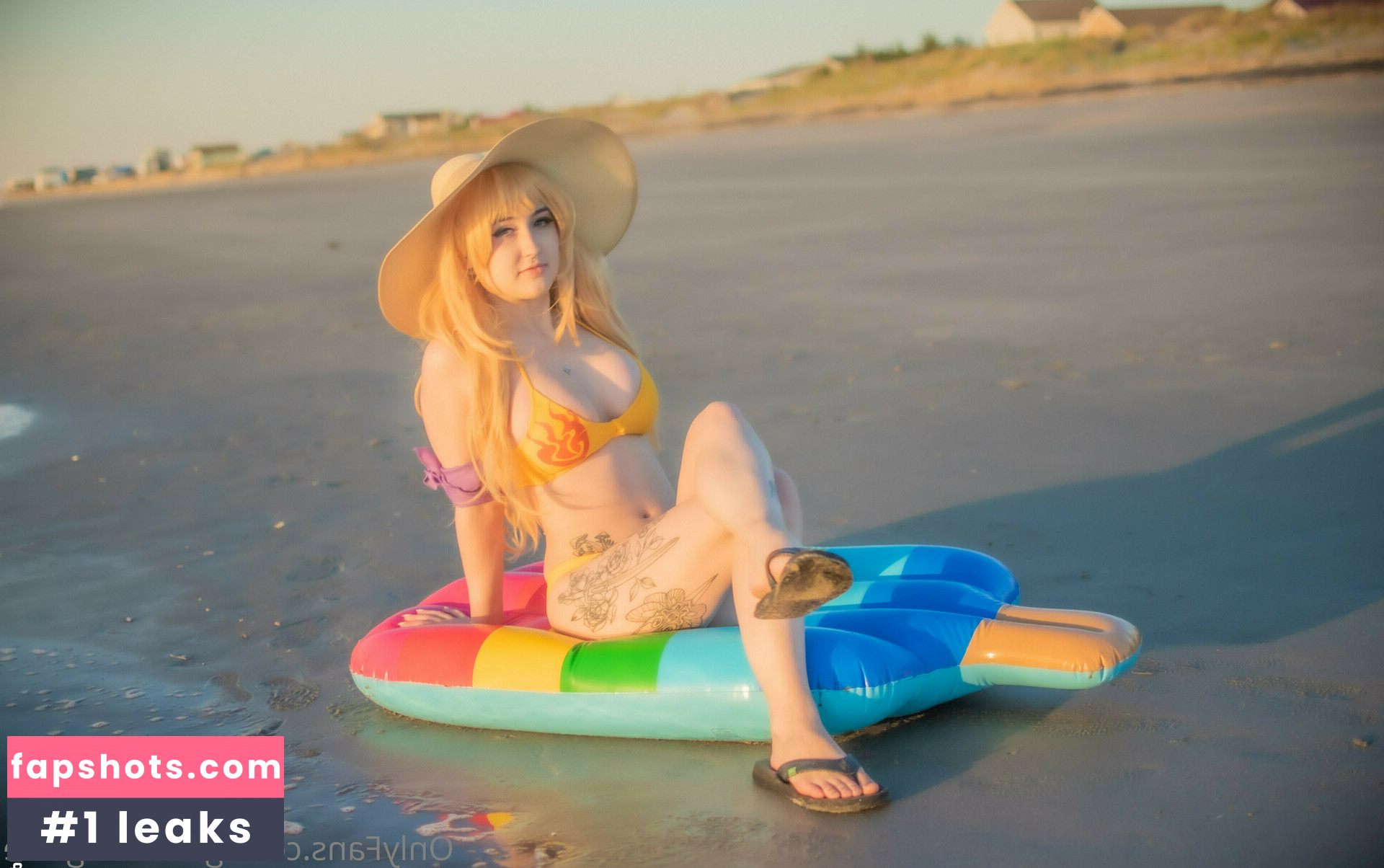 Gillian Foxglove gallery photo #40