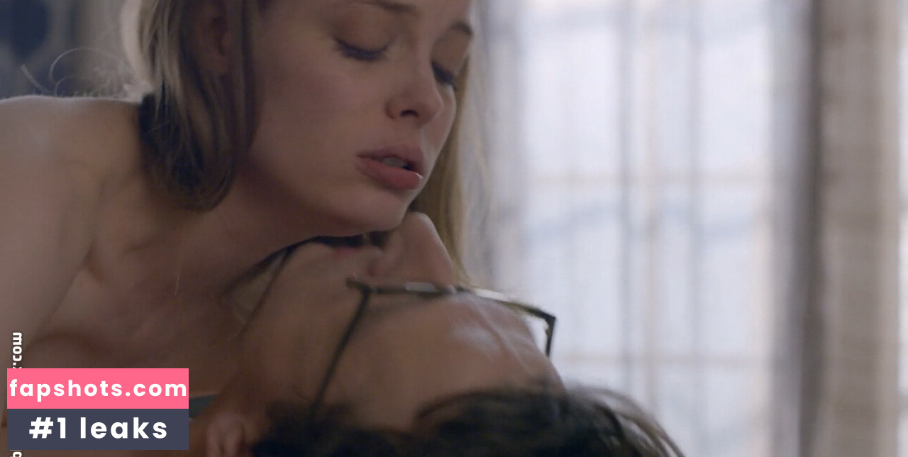 Gillian Jacobs gallery photo #40