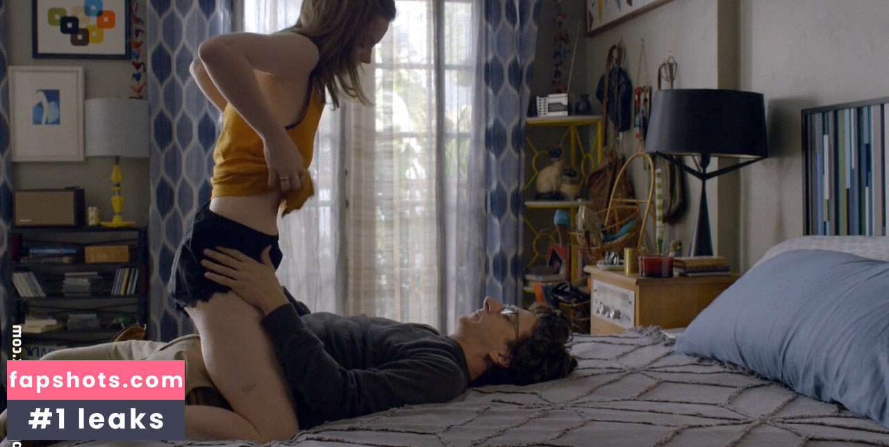 Gillian Jacobs gallery photo #46