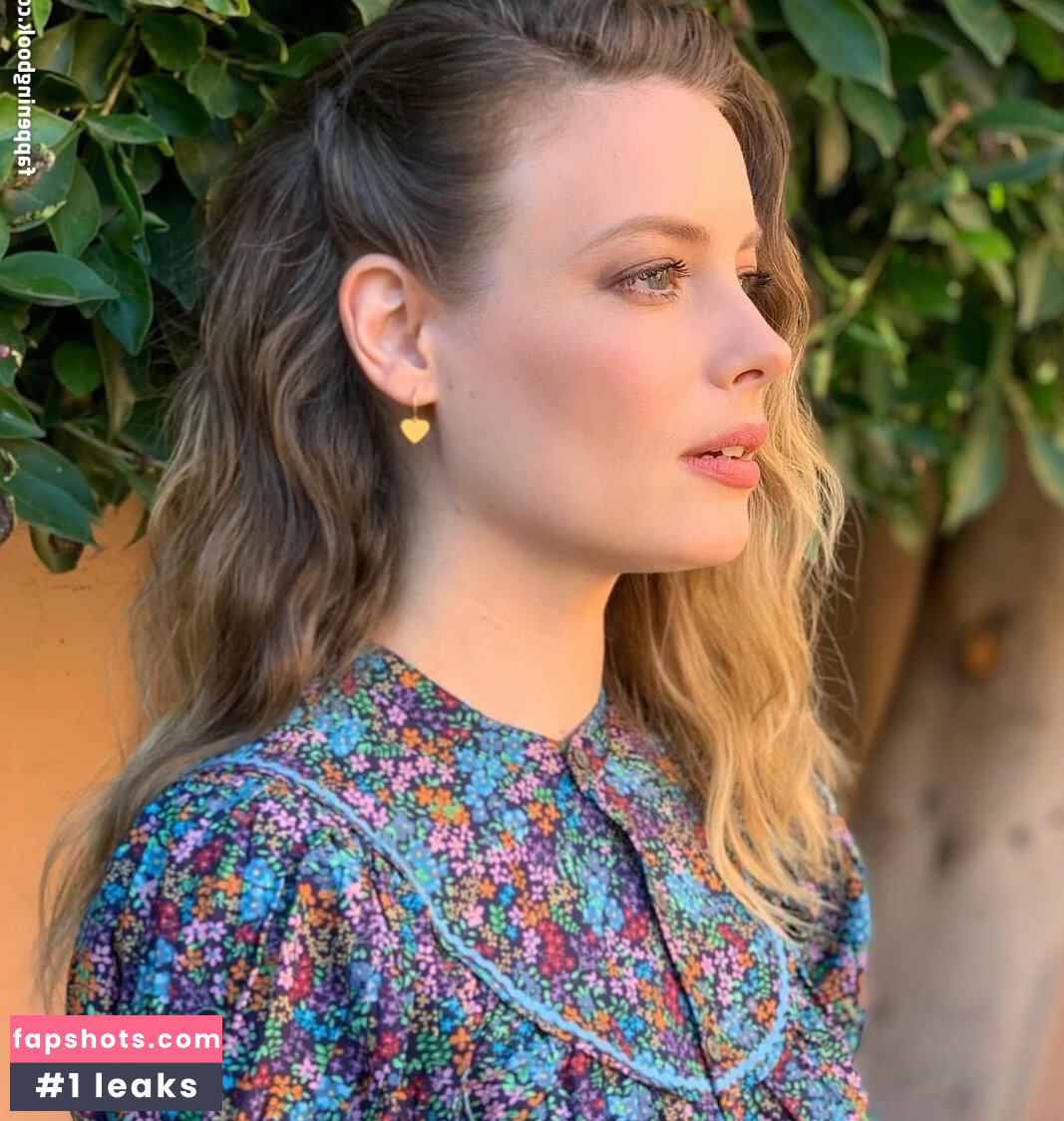 Gillian Jacobs gallery photo #48